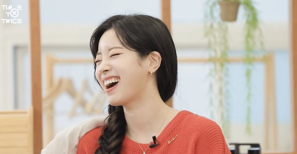 TW7KDH's tweet photo. "TIME TO TWICE" TDOONG Cooking Battle EP.01 Dahyun 

#다현 #DAHYUN #트와이스  #TWICE https://t.co/y2bDU1egHG