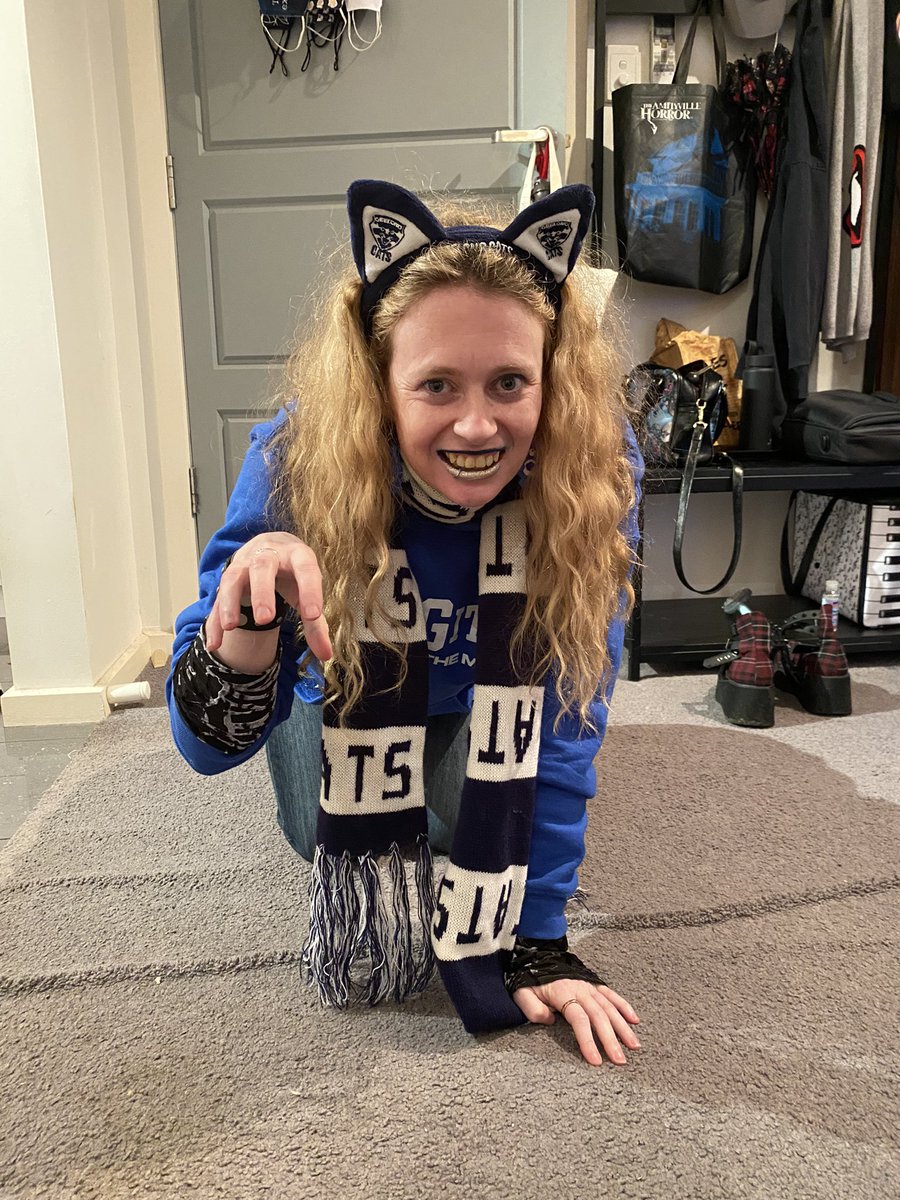 gilliansxgirl's tweet photo. #beserkwardrobechallenge2022day23 #animalears #geelongcats #gocats #liptember #womensmentalhealth #donatelinkbelow 💙🤍💙🤍 https://t.co/RmIZsSLaX2