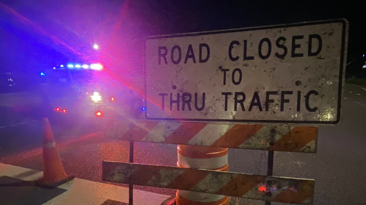 BN9's tweet photo. BREAKING: A Pinellas County deputy was killed overnight in a hit-and-run crash on Interstate 275 near Roosevelt Boulevard. The resulting suspect search and investigation has closed I-275 in both directions at Roosevelt. Details: https://t.co/IunYZ9MP7x https://t.co/hlck7lllmA