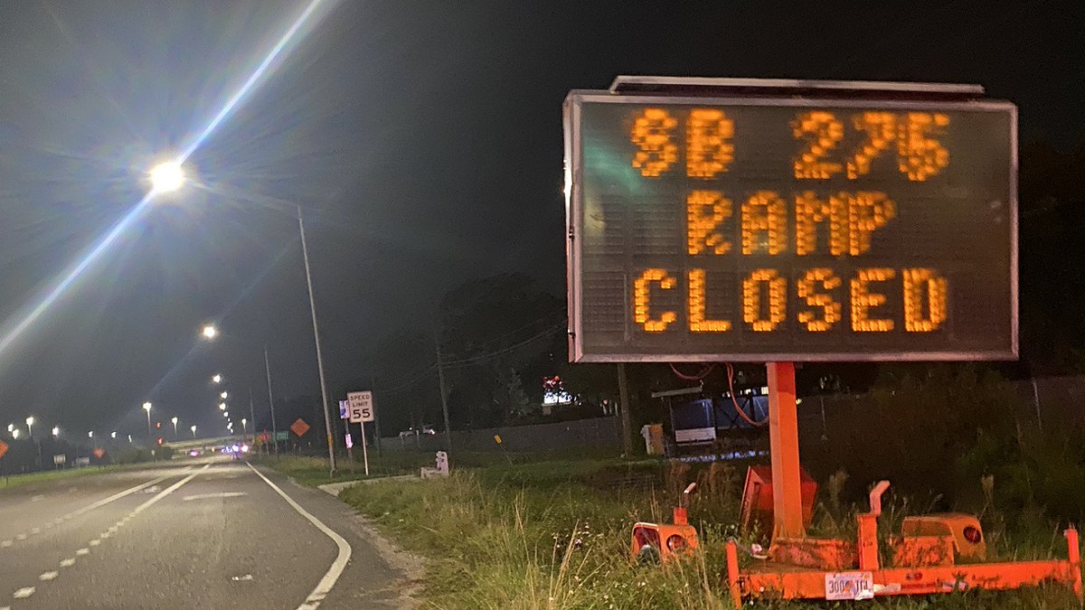 BN9's tweet photo. BREAKING: A Pinellas County deputy was killed overnight in a hit-and-run crash on Interstate 275 near Roosevelt Boulevard. The resulting suspect search and investigation has closed I-275 in both directions at Roosevelt. Details: https://t.co/IunYZ9MP7x https://t.co/hlck7lllmA