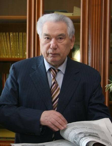 Kırgızistan Мемлекеттик тил/Devlet dili günü kutlu olsun!
“Элдин өлбөстүгү анын тилинде/Milletin ölümsüzlüğü dille mümkün.” diyen; Саманчынын жолу "Samanyolu”, Биринчи муғалым “İlk öğretmen” eserleriyle Kırgız dilinin edebî dil seviyesini yükselten #CengizAytmatov’a minnetle...🇰🇬