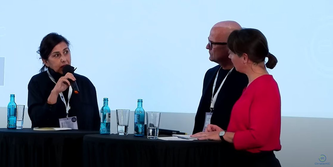 Thanks <a href="/ferre14rosa/">Rosa Ferré</a> 💡
 « It’s an opportunity because almost never art nor architecture or design is invoved in this conversation, and I think it’s important to say that artists are radical agents of change, not decorators, and they need to be involved. » 
#INNOVEITBerlin