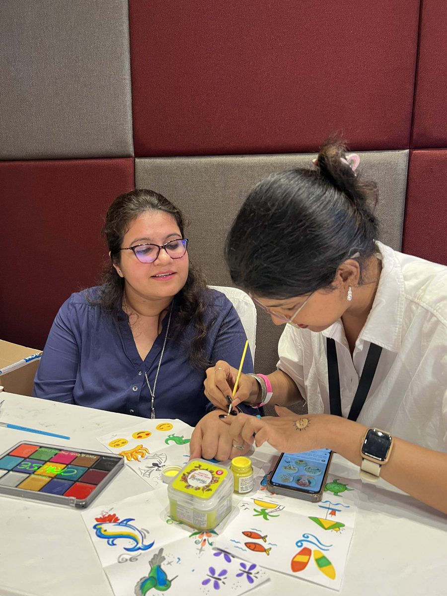 palashkaria's tweet image. The artist gets a tattoo!
@_megsachdev @alisham__  #ReactIndia2022 @react_india