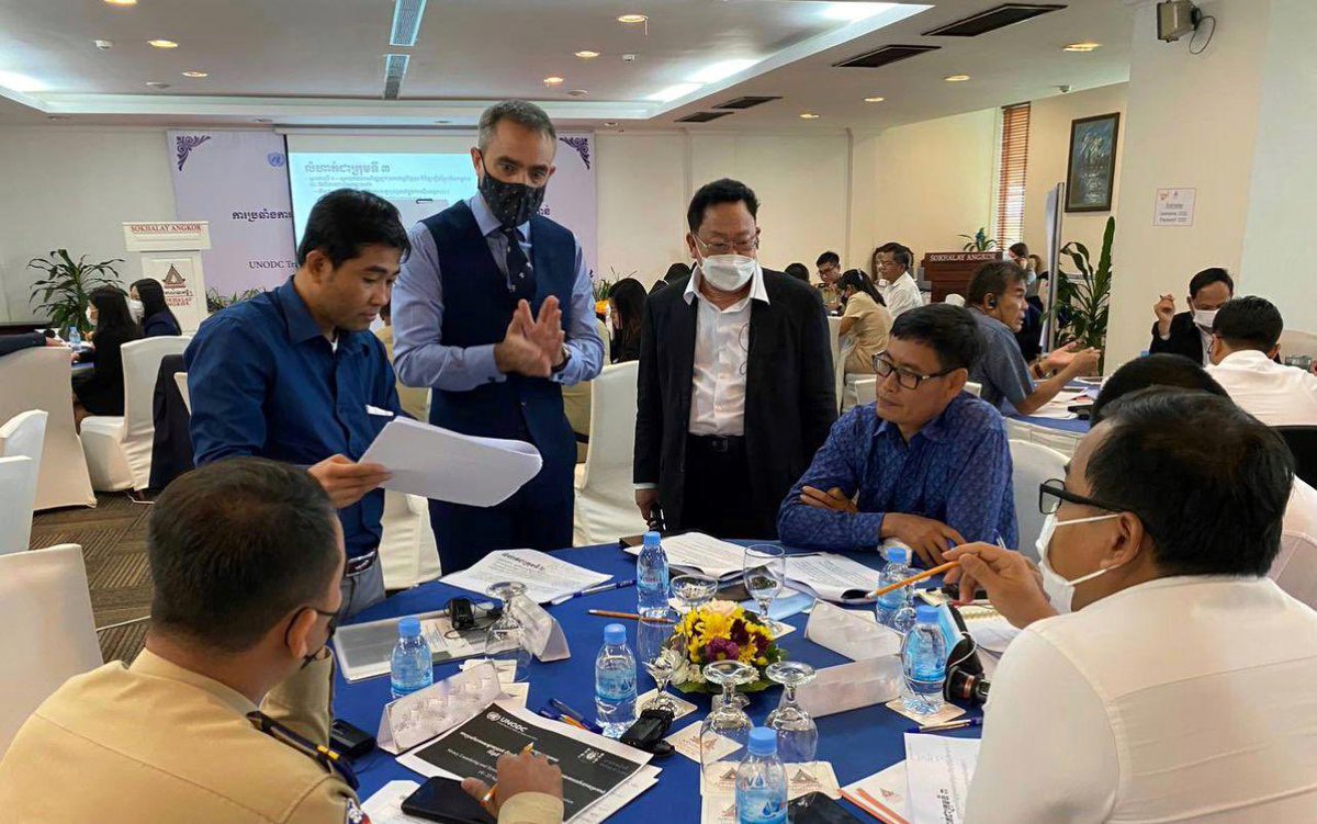 This week, in our joint @UNODC_AML/@UNODC_SEAP Criminal Justice Team training on AML/CFT & international cooperation, police officers, prosecutors & judges from 🇰🇭 discussed during case studies what evidence would need to be presented to a court for a conviction to be obtained ⚖️