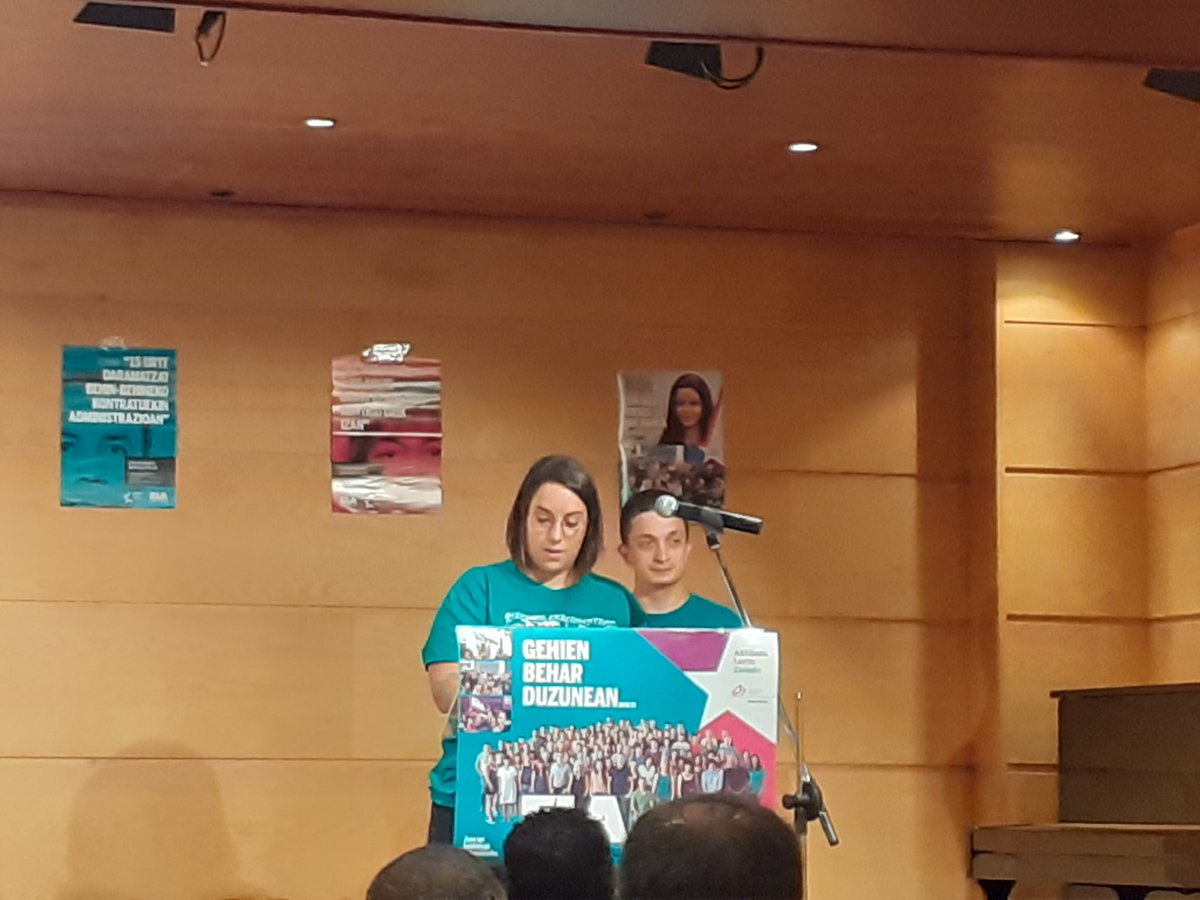 ELAEzkerKadagua's tweet photo. 📢Eskualde kontseiluan emakumeek hitza hartu dute.
📢En lel Consejo Comarcal de Ezkerraldea Kadagua las mujeres toman la palabra.
#Limpieza #Garbikuntza #Comercio #Merkataritza  #Metal #Metala #Erresidentziak #SAD 
@ELAsindikatua https://t.co/X2gzRQxem1