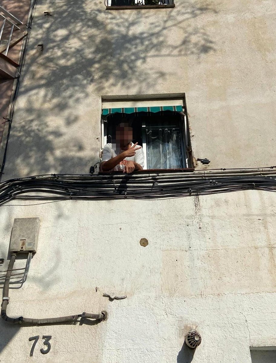 habitatge9b's tweet photo. Aplaçat! Grà cies a totes les veïnes i companyes per aturar juntes aquest 6è llançament de l'Amparo i en Kike!
ForƧa Sindicat,š¦'Roquetes no se vende, Roquetes se defiende'š„
#forƧasindicat
#juntessommesfortes
#vidaabansquecapital https://t.co/ENr21EWQKu