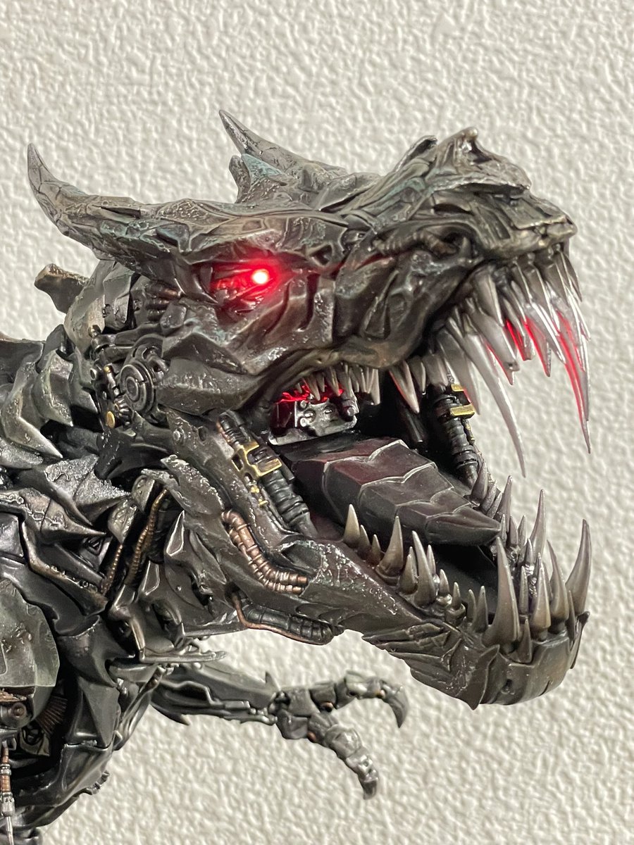 magicmhroom41's tweet photo. と、いう訳でPrime1スタジオのグリムロック着弾しました。
この圧倒的な存在感……何これ……
ちょっ……と未だに私物って事が信じられないですね
#prime1studio https://t.co/JhmhTCLoll
