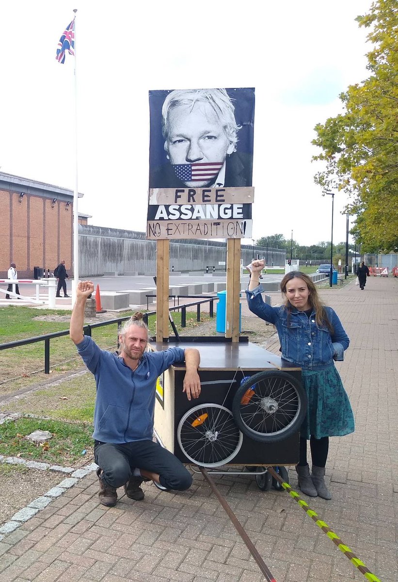 FreeAssangeNews's tweet photo. Yesterday @StellaMoris1 met @longwalk4julian who walked 800 km from Hamburg to London's Belmarsh in order to call attention to the continued detention of #WikiLeaks publisher Julian Assange, who faces a 175 year sentence if extradited for publishing
#FreeAssangeNOW https://t.co/kLL6jEE6vt