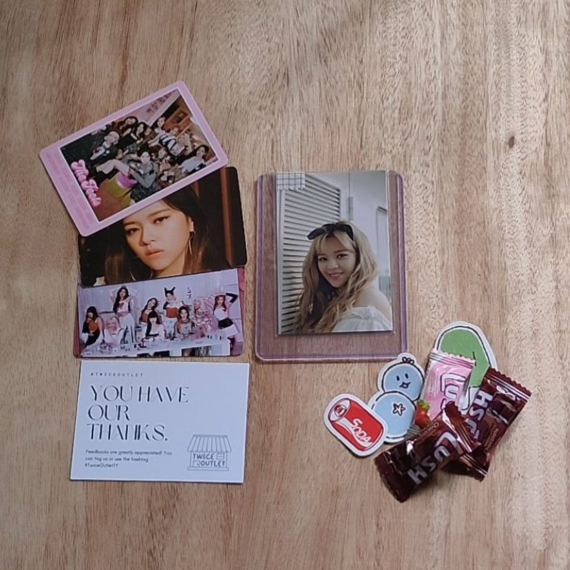 axiefkf's tweet photo. received Jeong's sg pc last march but forgot to post my feedback 🥺 memorable one kasi first time na nagmine ako (don't have jy pcs before that) super safe dumating and very smooth transaction. still using the qt unofficial pcs thank you so much @twiceoutlet✨️ #TwiceOutletTY https://t.co/qMWYhiXgaM