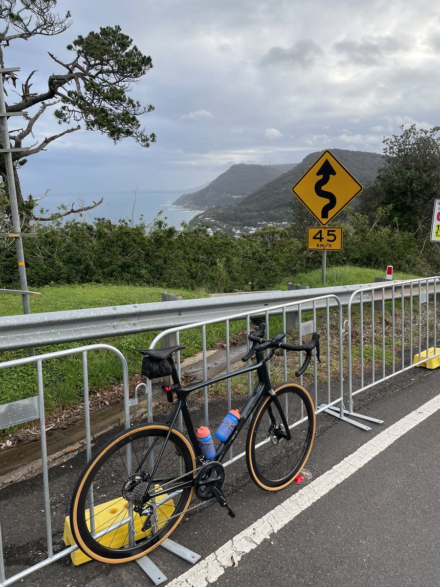 EgbertMustang's tweet photo. Final day volunteering at #Wollongong2022 before having to head home. 

Hope the #couchpeloton  get roadside and cheer on the Aussies during the elite road races! https://t.co/Oi90ES4k99