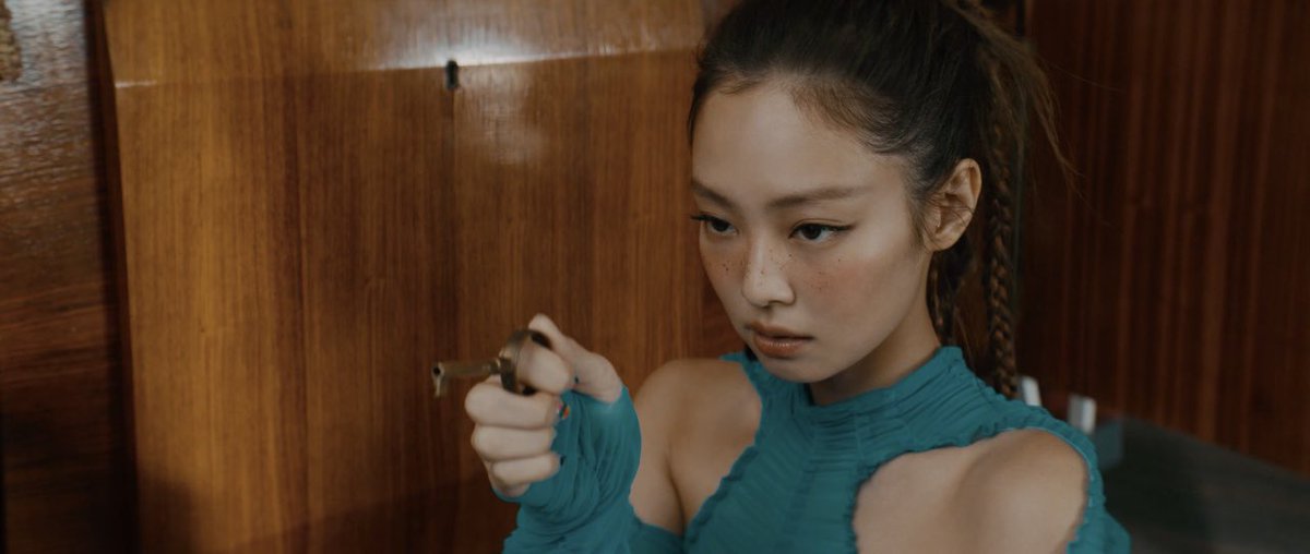 crazyovermandu's tweet photo. This is something so new, Jennie reminds us everyday that she is capable of so many things, she is indeed an It Girl and a really talented person… I’m so shock by this ad and her acting! 

JENNIE FOR TAMBURINS https://t.co/3Nm9VskKq0