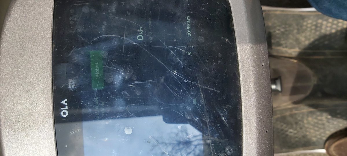 Jayesh_7974's tweet photo. @OlaElectric Very pathetic service just I ride 935 km and ola S1 Pro is shut in middle on the road. I call service department at 11 a.m yet no body call me @bhavesh, @nitin_gadkari. https://t.co/CoxMyMgEtP