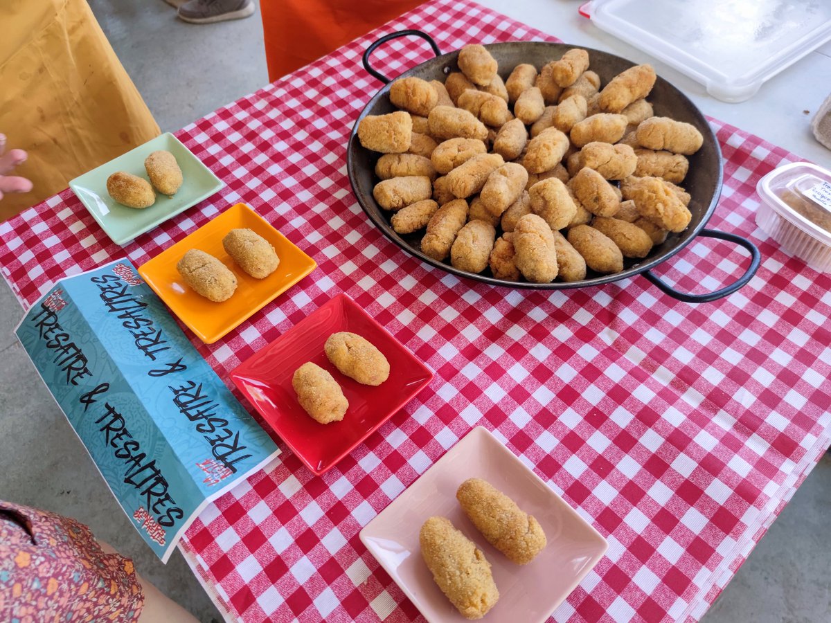 Dimarts vam celebrem el Dia Mundial de la Paella amb aquestes instantànies inèdites del Concurs de Paelles de <a href="/laNotaTona/">La Nota Tona</a>. 🥘✨

Aquest any, Tresatre &amp; Tresaltres va obsequiar el jurat amb unes fantàstiques croquetes de paella.👌🏼🍽️

Què tocarà l'any que ve? 😏