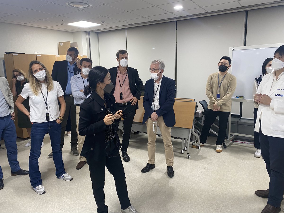 Last but not least ! Le clap de fin de cette passionnante mission d’étude, menée avec brio par <a href="/Dialog_Health/">Dialog-Health</a>  et le <a href="/CNEHfr/">CNEH</a> en Corée du Sud, est signé @love_snuh Ouvert en 2003, l’hôpital universitaire de Bundang Séoul a reçu de nombreuses récompenses pour sa qualité d'accueil.