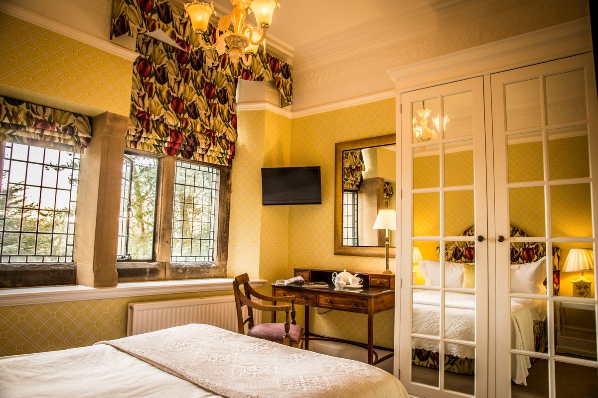 FischersBaslow's tweet photo. In search of a night of rest and some easy-going food? Enjoy a night of opulence and rest at our hotel when you dine at the Prince of Wales, our sister restaurant 🛀 

#BaslowHall #PrinceofWales #Fischers #Baslow #FourStar #AAHospitality #FischersBaslow #StayCation #VillagePub https://t.co/zzJlwkZEiD