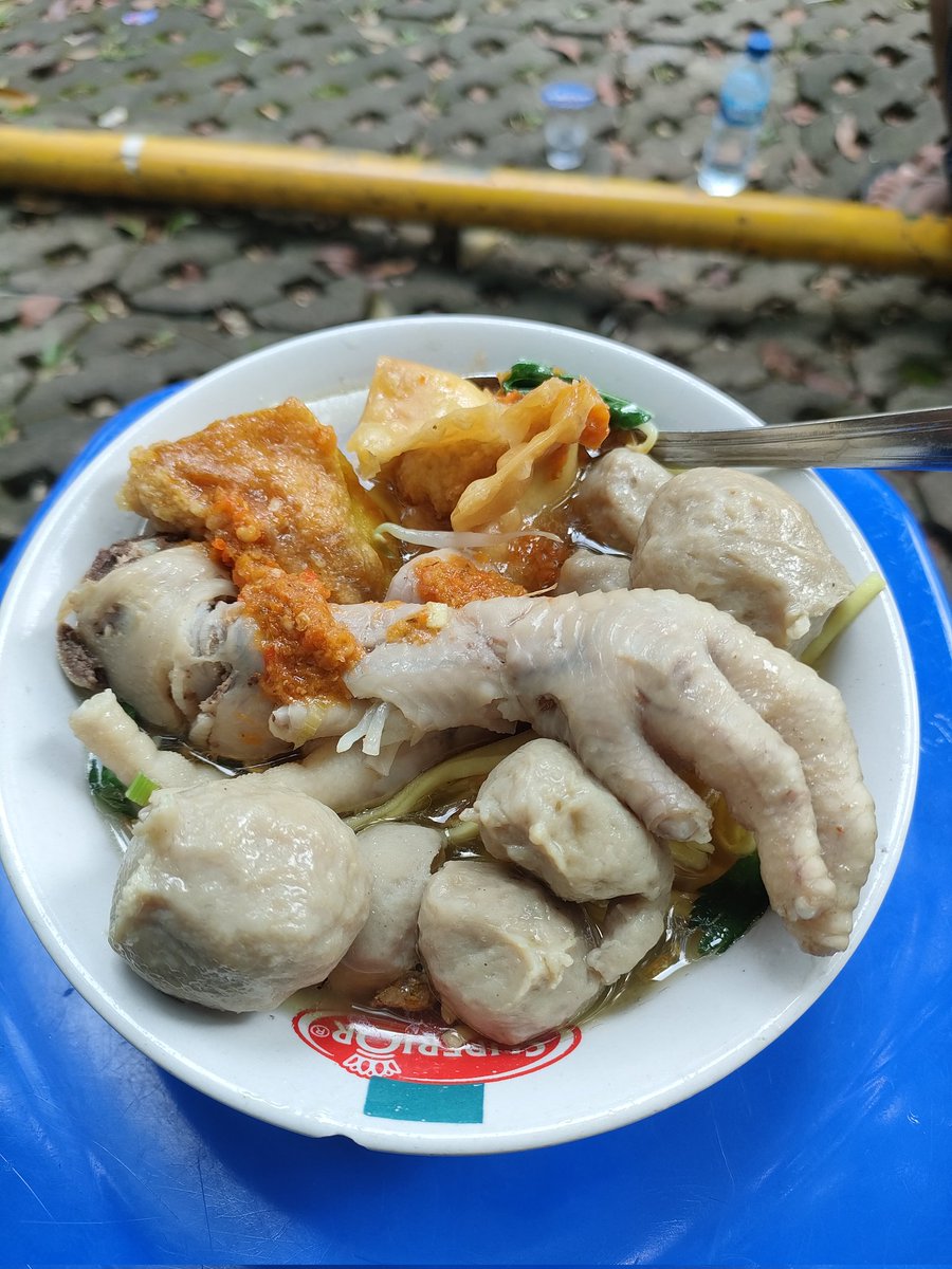 Nemu kang bakso gerobakan enak bgt deket pusenif