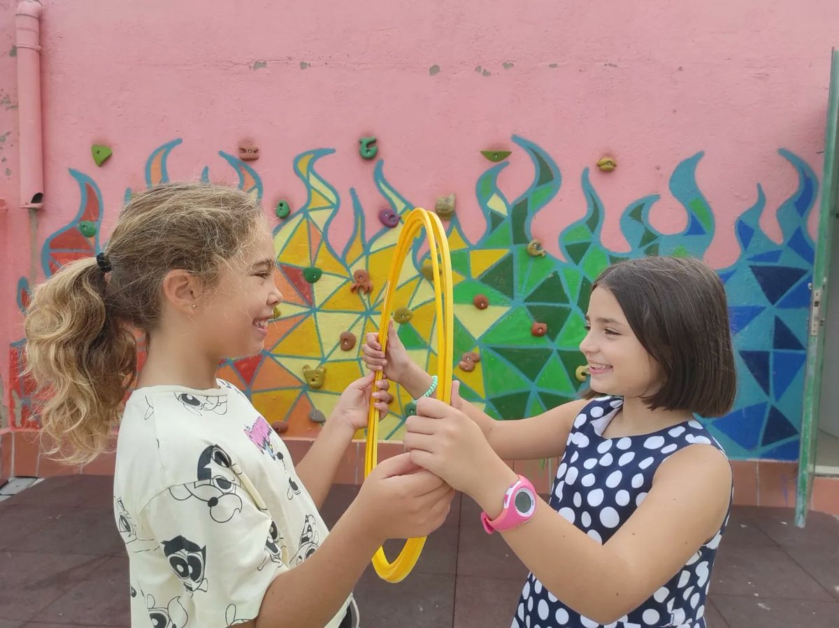 epiasabadell's tweet photo. MOLT DE MOVIMENT!
Els ESCÈNICS de 4t hem començat el curs amb molt moviment. Aquesta setmana hem ballat amb cercles i hem fet creacions realment originals. Continuarem sorprenent!
#priescènicpiasabadell
#primàriapiasabadell https://t.co/BDolMGRNyI