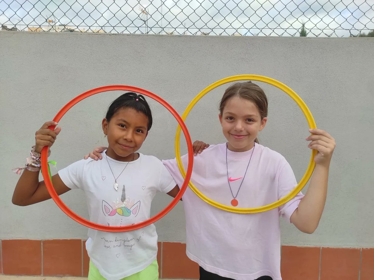 epiasabadell's tweet photo. MOLT DE MOVIMENT!
Els ESCÈNICS de 4t hem començat el curs amb molt moviment. Aquesta setmana hem ballat amb cercles i hem fet creacions realment originals. Continuarem sorprenent!
#priescènicpiasabadell
#primàriapiasabadell https://t.co/BDolMGRNyI