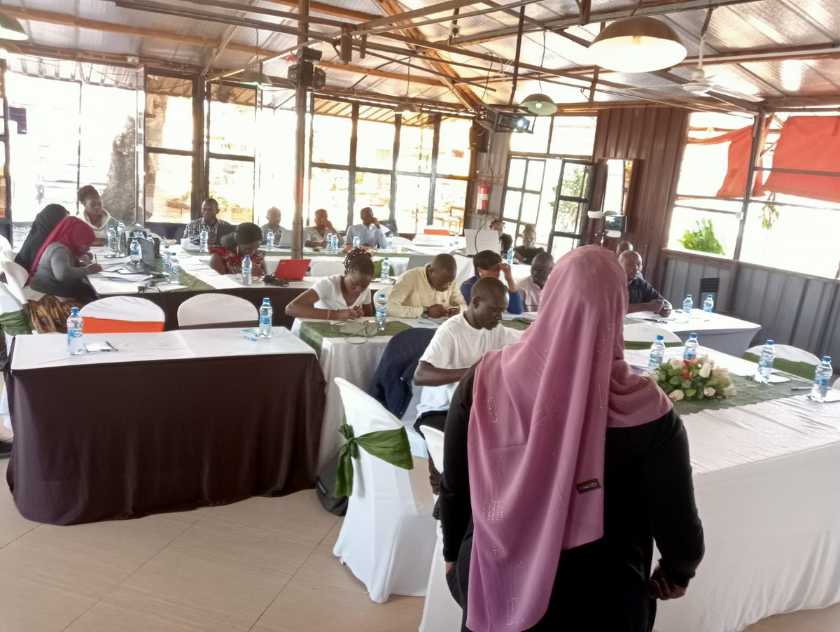 issa_rahmah's tweet photo. @stagemediaarts @BungomaRmncah @ImprovingPHC conducting a work planning meeting to inform Advocacy for strengthen primary health care @bungomacounty.
#StrongPHC
#InvestInPrimaryHealthCare https://t.co/lV3YgykIJC