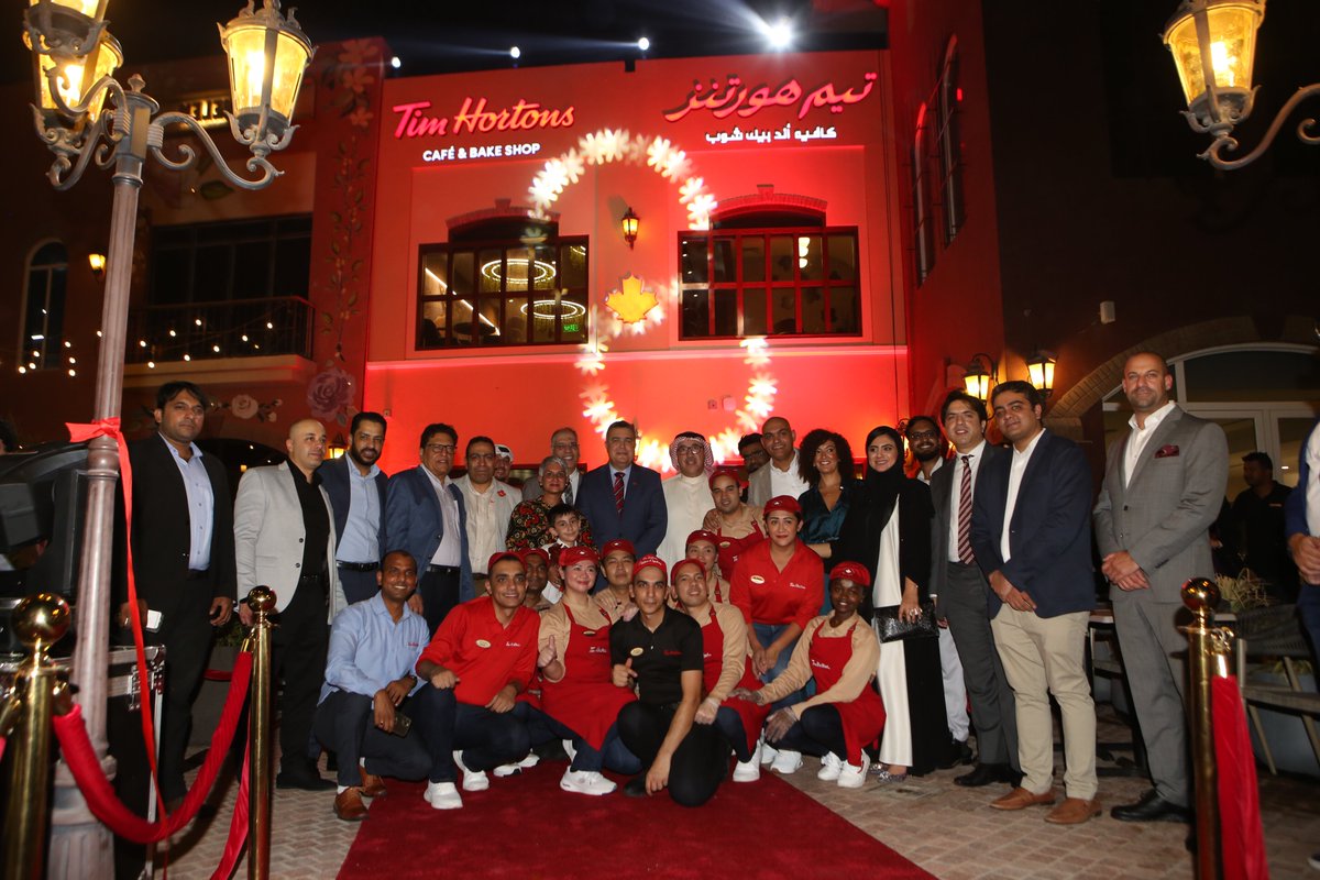 TimHortonsGCC's tweet photo. We are pleased to announce the grand opening of 5 new Tim Hortons cafés in Kuwait 🇰🇼 which comes as part of our expansion plan in the region. We were honored to welcome H.E. @aliyamawani, Ambassador of Canada to the State of Kuwait.
@canadakuwait
#timhortonskuwait #timhortonsgcc https://t.co/GUuY51YcES