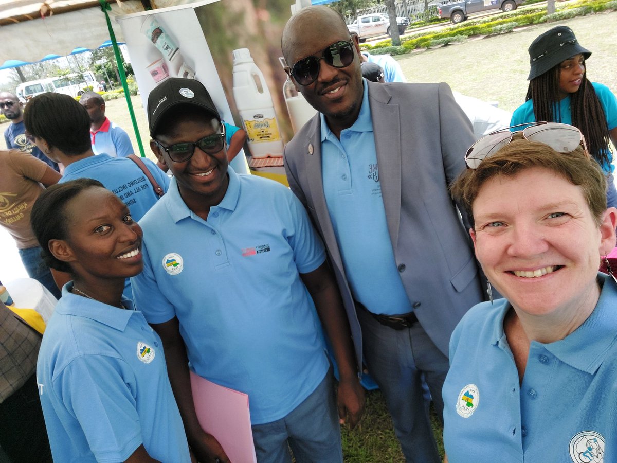 Happy to be with @rnudeaf to mark #InternationalDayofSignLanguages Thanks @NyagatareDistr for hosting this key event in the calendar! #IWDP Great to catch up with old friends! @ncpdrwanda @NUDOR_Rw