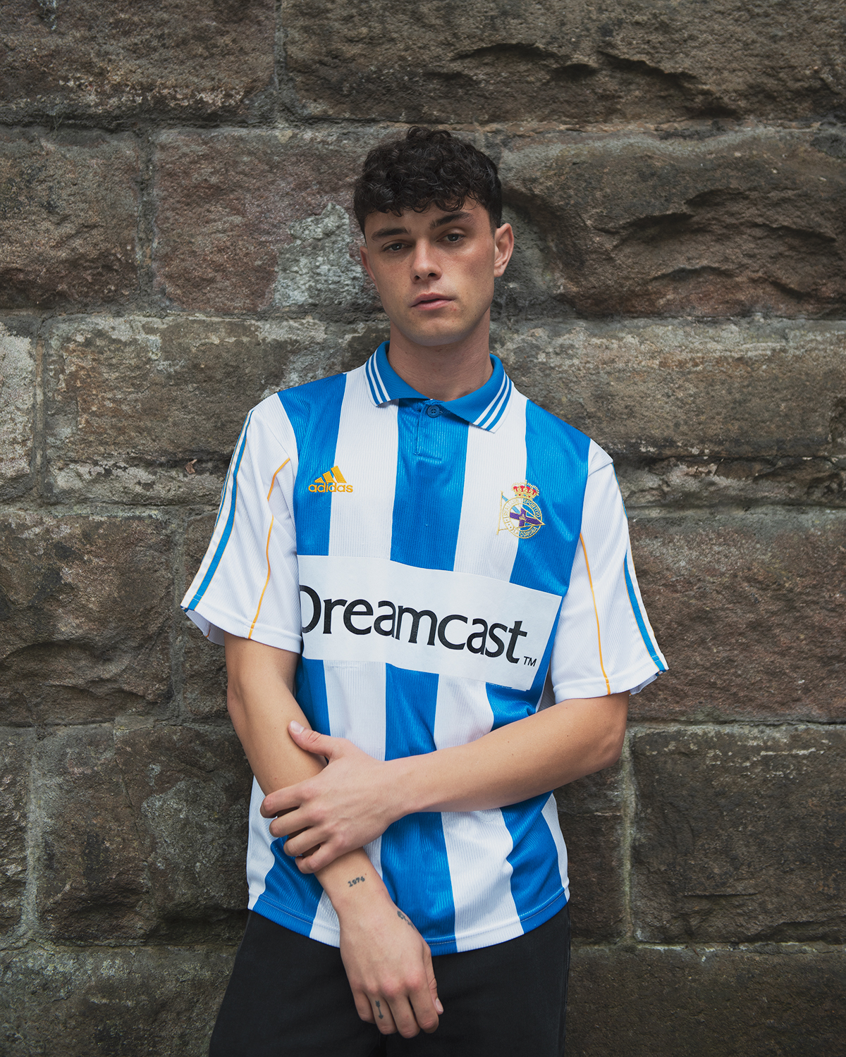 Classic Football Shirts on Twitter: "Deportivo La Coruña 2000 Home by Adidas 🇪🇸 the stunning Dreamcast sponsor! Dropping on the on Thursday in a size Medium. https://t.co/ztO156i37d" / Twitter