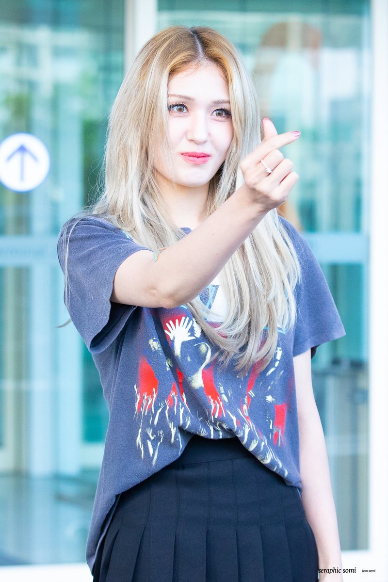seraphicsomi's tweet photo. 220923 ICN 출국

#전소미 #소미 #JEONSOMI #SOMI https://t.co/atcA4hzogV