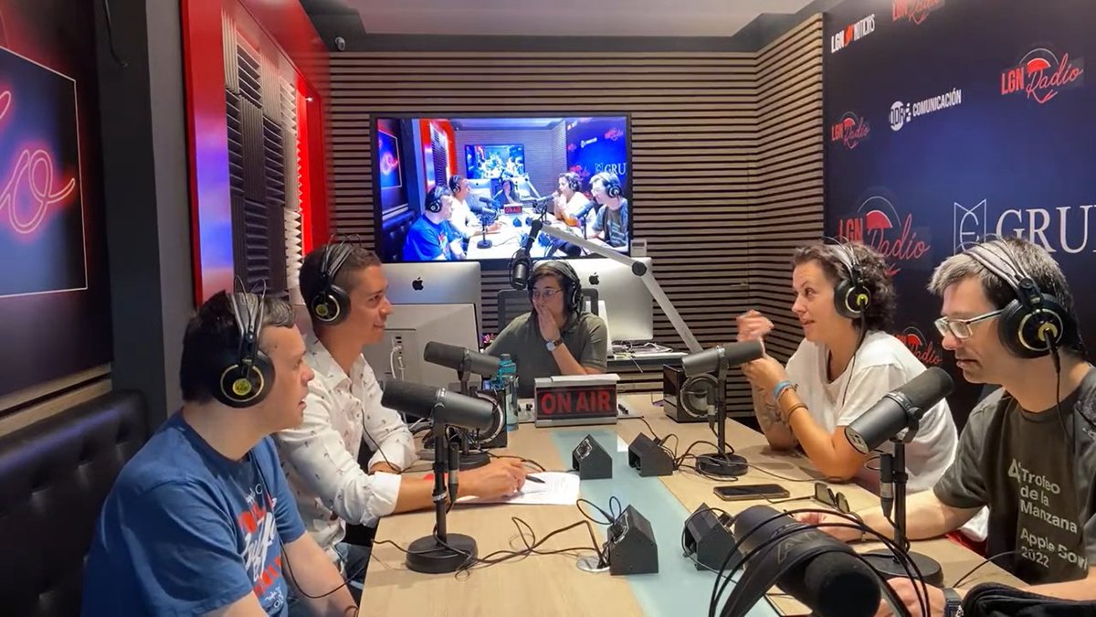 EsferaFundacion's tweet photo. Esta semana hablamos de #Revisep en el programa #MuyCapaces con Sofía Moya, educadora, Benito y Zazo, miembros de #centroocupacional
La finalidad del proyecto es apoyar a los participantes en un #envejecimientoactivo
Ha sido un programa muy divertido
👇👇
https://t.co/nzfhkvaYzL https://t.co/WTiBqcPxZ4