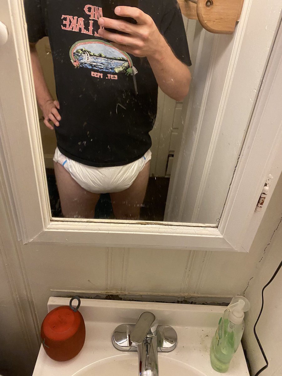 oopsiepants's tweet photo. Now rocking not one not two not even three diapers but four and omg the padding is real Jesus lol https://t.co/DBHVowT2l6