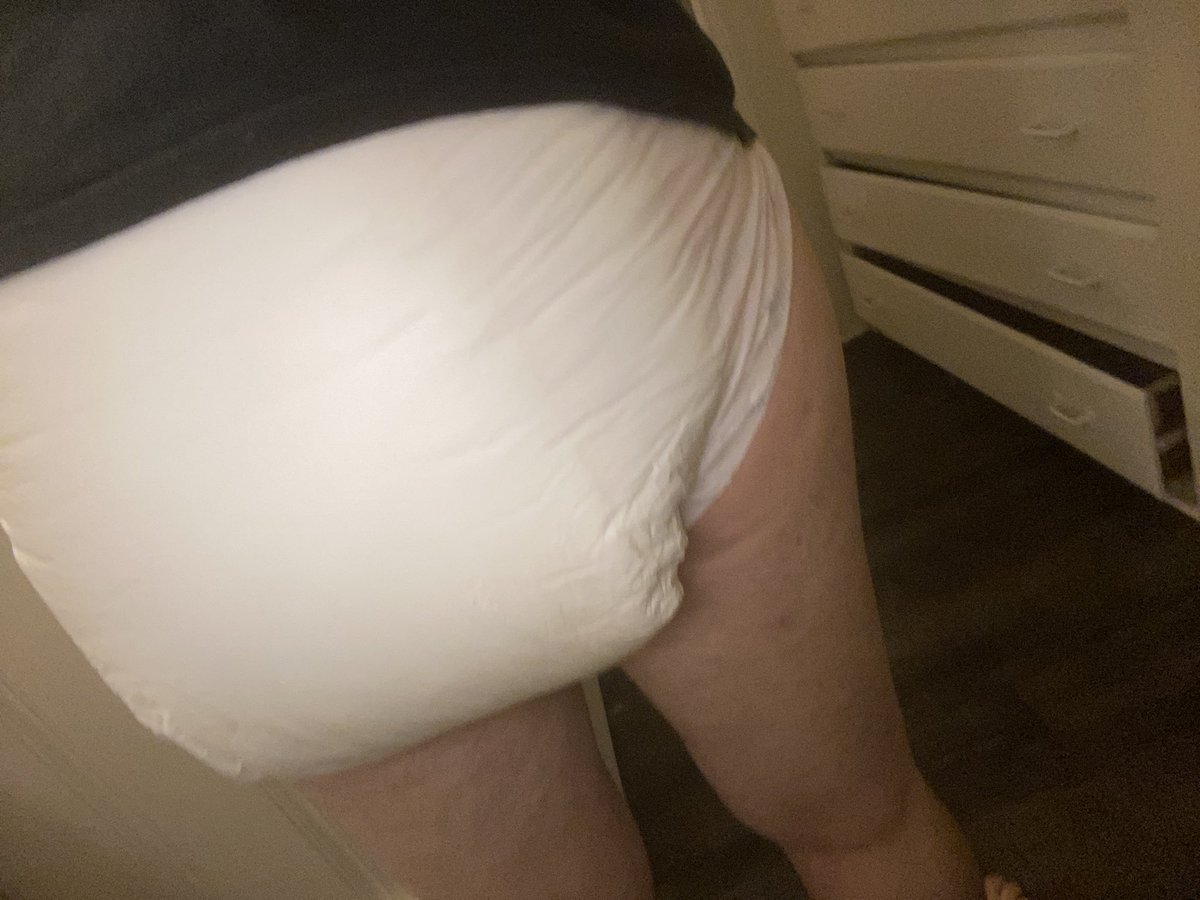oopsiepants's tweet photo. Now rocking not one not two not even three diapers but four and omg the padding is real Jesus lol https://t.co/DBHVowT2l6