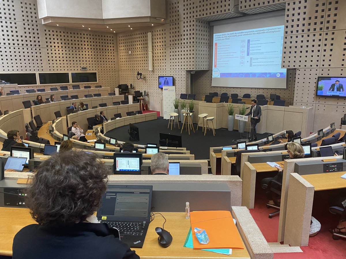 AgenceRecherche's tweet photo. L’ #ANRTour fait étape à l’hôtel de Région @paysdelaloire pour la présentation de #AAPG2023, du plan d’action 2023 de l’ANR et des opérations #France2030. https://t.co/o0Mjxn4xPw