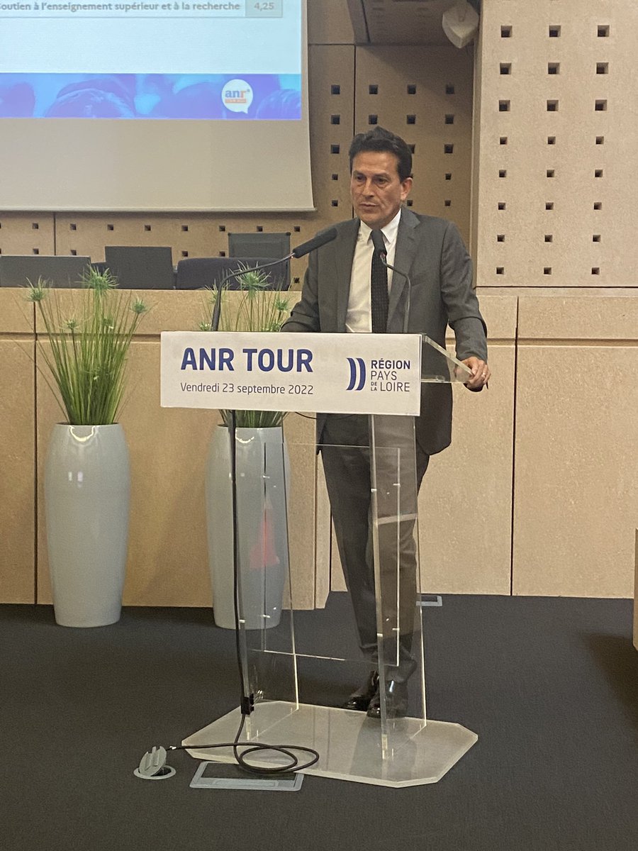 AgenceRecherche's tweet photo. L’ #ANRTour fait étape à l’hôtel de Région @paysdelaloire pour la présentation de #AAPG2023, du plan d’action 2023 de l’ANR et des opérations #France2030. https://t.co/o0Mjxn4xPw