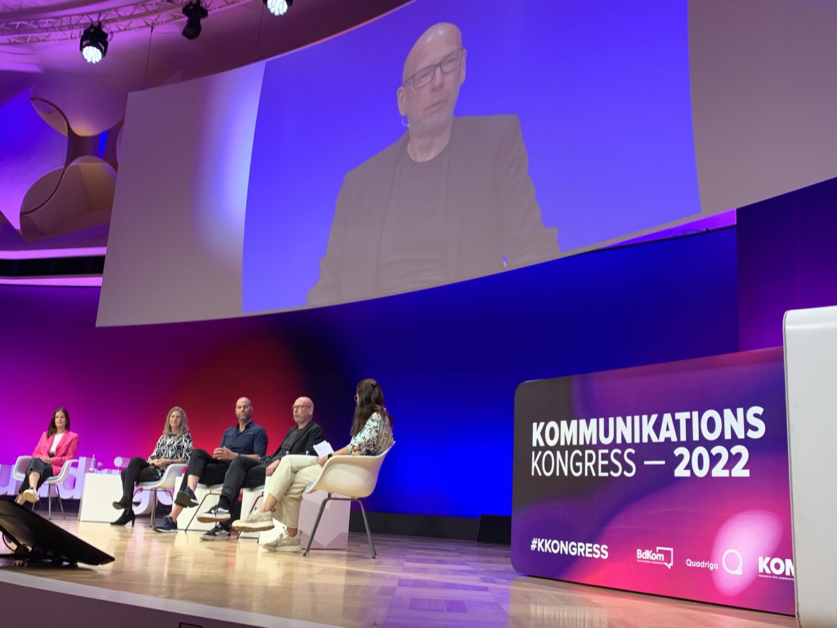 Klaus_Treichel's tweet photo. Der #ECM hat die Erkenntnis gebracht, dass die Digitalisierung die Kommunikation verändert - aber wir ziehen daraus noch zu wenige Konsequenzen. Umso wichtiger ist es, sich auszutauschen und gemeinsam zu lernen. Zum Beispiel in der AG #CommTech oder hier auf dem #KKongress. https://t.co/L10c1oHqCh