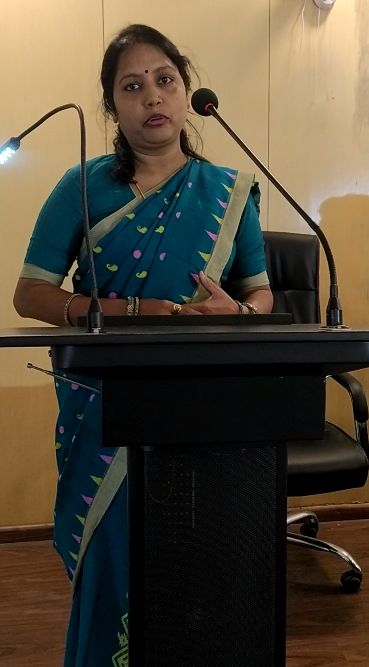 RanchiPIB's tweet photo. Ms. Mamta Prasad, a proud seller on @GeM_India shared her experience about using the digital platform during #GeMSellerSamvad organised at #Ranchi, #Jharkhand yesterday 22nd Sept. 2022.
@PiyushGoyal
@PiyushGoyalOffc
@CimGOI
@DoC_GoI
@_DigitalIndia
@PIB_India
@rnuddkranchi https://t.co/yDNRXzcCAN