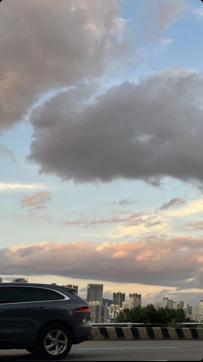 IM_imkitty's tweet image. 날도 좋고 오늘은 선선하더라 집가서 밥먹고 하루 잘 마무리해💓