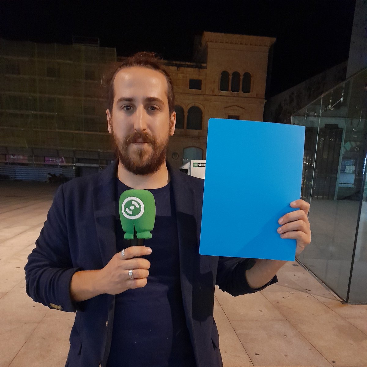 Donostiako Zinemaldian ikusi ditugun " A los libros y a las mujeres canto",  "La consagración de la primavera", "El vasco", "Karpeta urdinak" eta "Gelditasuna ekaitzean" filmak aipatuko ditugu asteburuko Kultur bilduman👉 <a href="/euskalirratiak/">Euskal Irratiak</a> 🎧