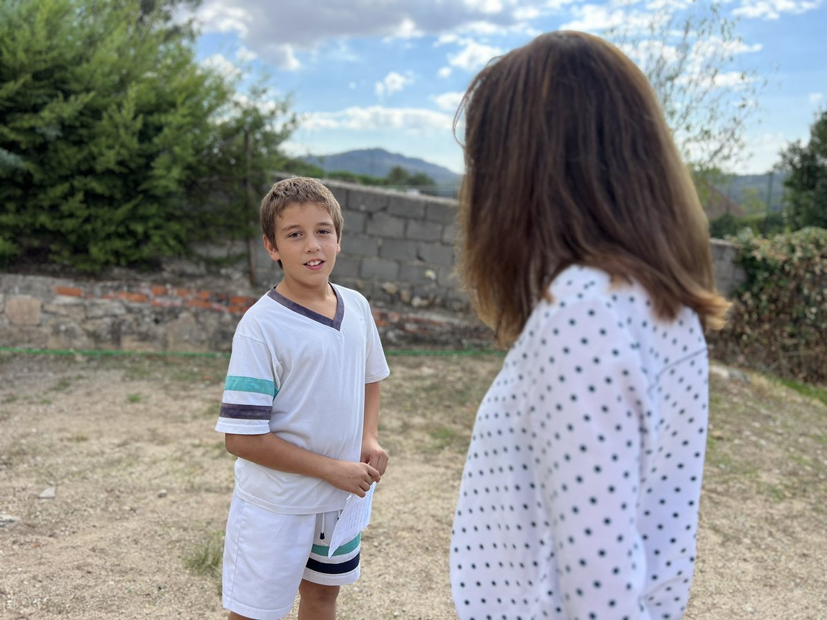 Cole_LosAbetos's tweet photo. En #lengua de 6º de primaria comenzamos construyendo nuestra personalidad. 😎 Hemos descubierto 💡 la fórmula de la felicidad 😍 de #Kupper: Valor= ( Cto + Habilidad)x Actitud y la vamos a aplicar siempre 🔑🤪!!

#ColegioLosAbetos #Personalidad #Actitud https://t.co/0obVCTmYw0