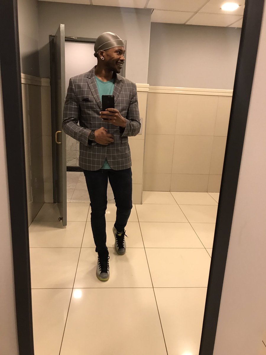 AmbitiousWeAre_'s tweet photo. Great Men are not Born Great, they Grow Great.👌

#AmbitiousWeAre • #DapperBlackMan https://t.co/TEEF9BJOc8
