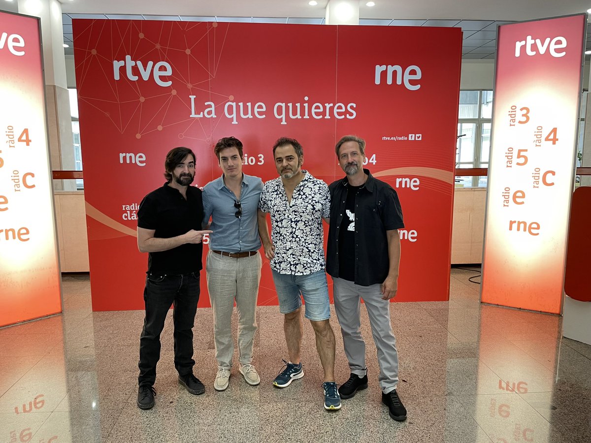 MenilSwing's tweet photo. En breves momentos tocaremos en directo para @AmediaRne !! https://t.co/OgWg1hlwZe