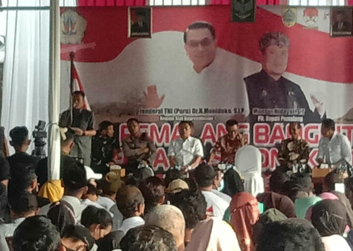 Kunjungan Kpla Staf Presiden jendral TNI (purn) Dr. H. Muldoko, S.IP ke kab pemalang dsa cibuyur kec warungpring,,,skligus mlksnkan kegiatan panen raya jagung brsma Muspida kab pemalang di desa cibuyur,,23-09-2022