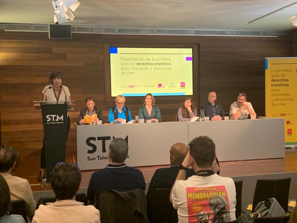 DAMAUTOR's tweet image. ¡Continuamos en el @sansebastianfes!

🙌 @acciondirectorx presenta 'La guía de derechos creativos para directores y directoras de cine'.

Con el apoyo de @DAMAUTOR, @CulturaCMadrid, @SgaeAudiovisual y #ECAV.