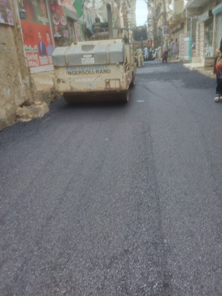 murtazawahab1's tweet photo. #KMC has carried out road rehabilitation work at Shireen Jinnah Colony in District South #KarachiWorks https://t.co/txHTYTAaeV
