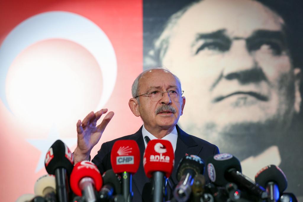 333kilikyali's tweet photo. Cumhuriyet Halk partisinin 28 yıllık bir neferi olarak
#Yanındayım Sayın Genel Başkanım @kilicdarogluk https://t.co/5LoK0WHhMJ