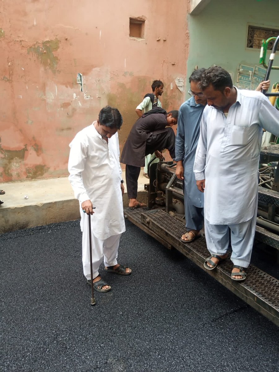 murtazawahab1's tweet photo. #KMC has carried out road rehabilitation work at Shireen Jinnah Colony in District South #KarachiWorks https://t.co/txHTYTAaeV