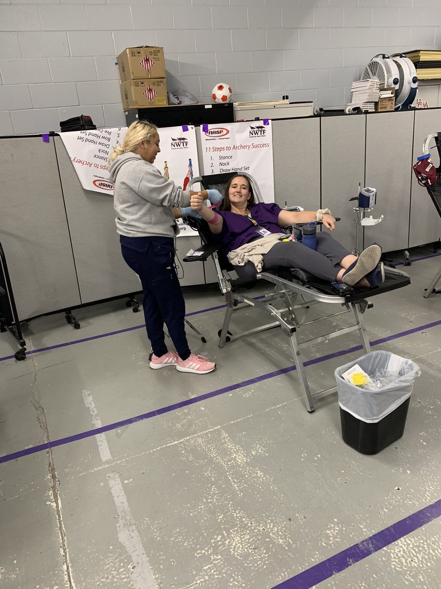 kee__lou's tweet photo. Science team steps up to give blood and @commitforlife. Teaching lives and saving lives. #yallneedscience @northside_hs @HoustonISD @TeamHISD @HISDHighSchools @HISD_SecSci https://t.co/2Ud2SewYz9