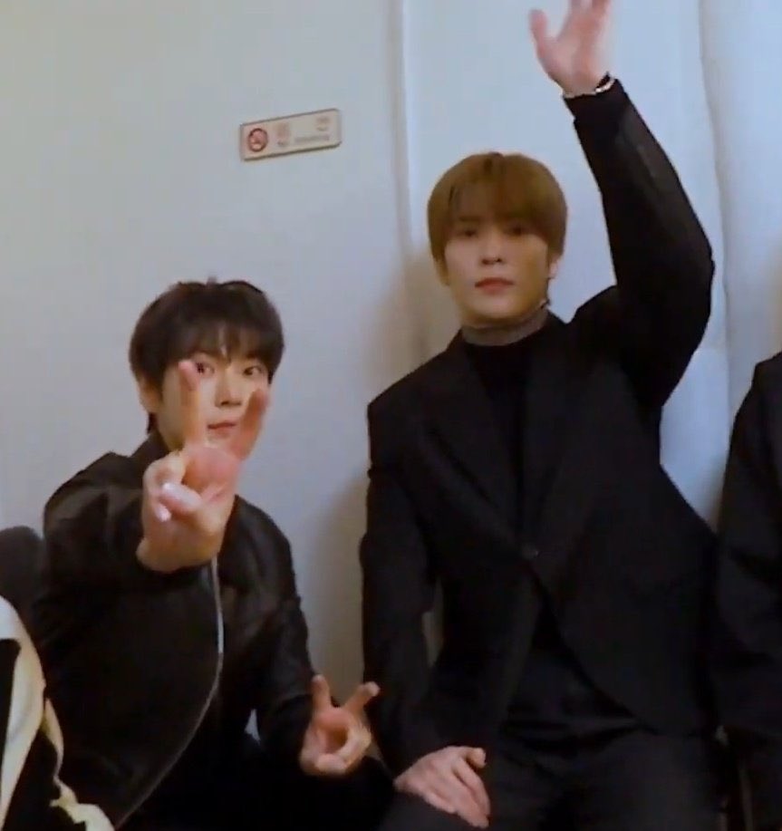 เขินมากกกกกก ยิ้มเหมือนคนเสียสติ