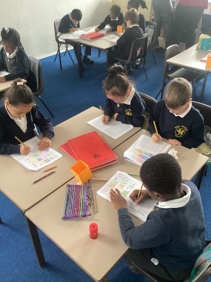 WyvilPrimary's tweet photo. In Year 2, the children are showing their teachers that they are putting in lots of effort in all of their learning!  #WyvilCoreValues #tryyourbest https://t.co/yPYRzyd76v