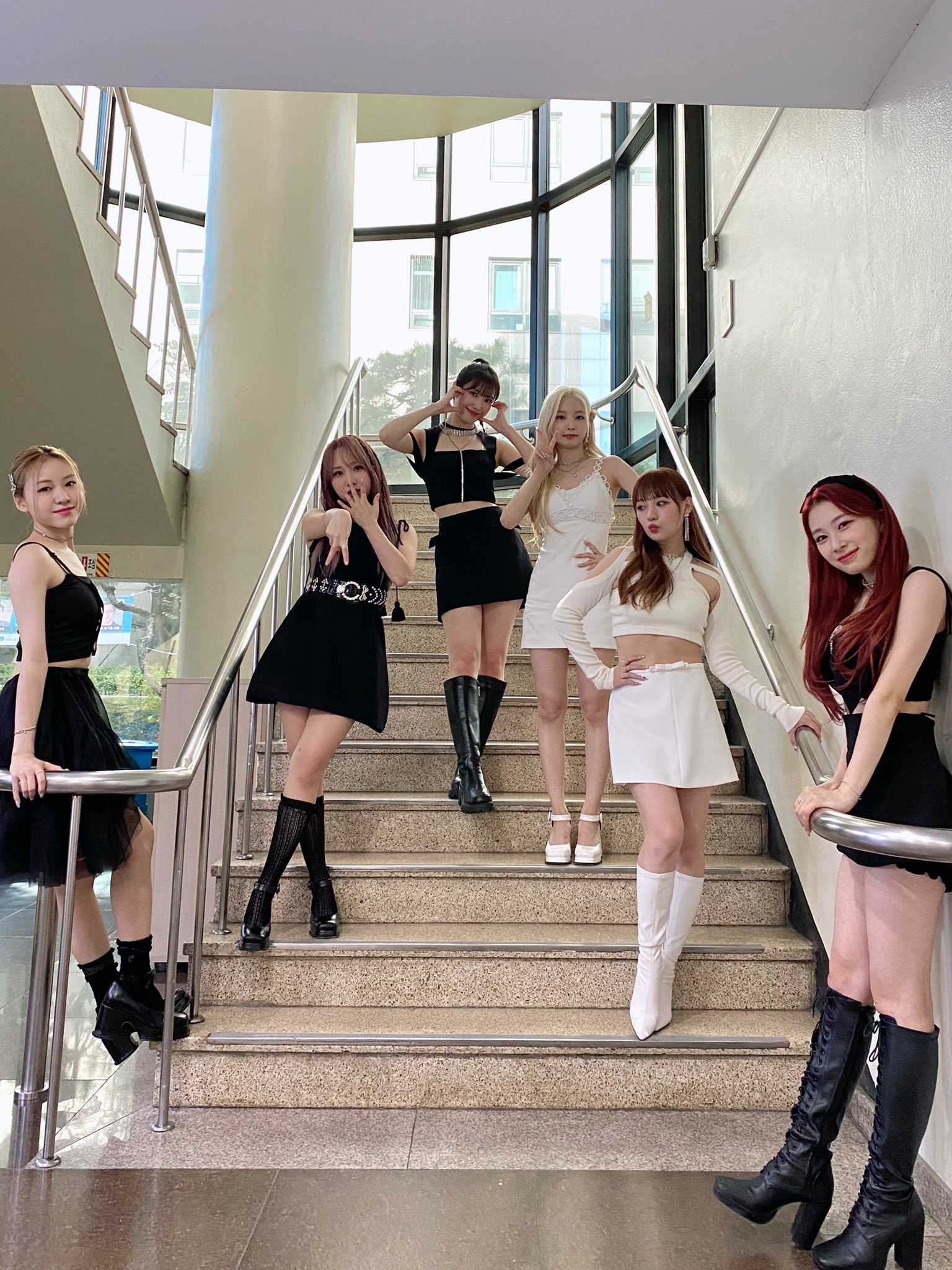 FdVUqMaakAI4qO8?format=jpg&name=large