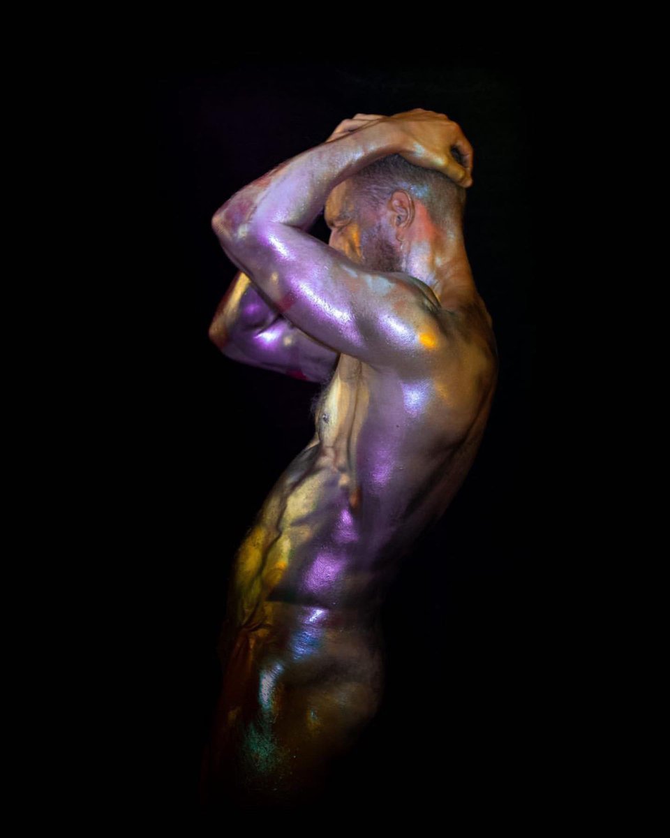 kar3ld83's tweet photo. “Iron might weep, but it did not break.” - Susan Dennard
Photo by “paint me as”
#tgif #friday #weekend #funweekend #inmymemory #muscle #abs #sexy #teamshape #malephotohgraphy #portraitphotography #workout #model #shooting #musculaire #fitnessmotivation #metal #shiny #quotes https://t.co/b9Z8mr7m9V