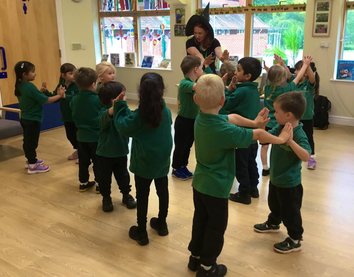 KESPreparatory's tweet photo. Thank you @drama4all for coming to #StroudSchool today to run drama workshops for #StroudEY and #StroudKS1. The children had a wonderful time exploring knights, princesses and castles through song and drama. https://t.co/0nhEM5EhRR